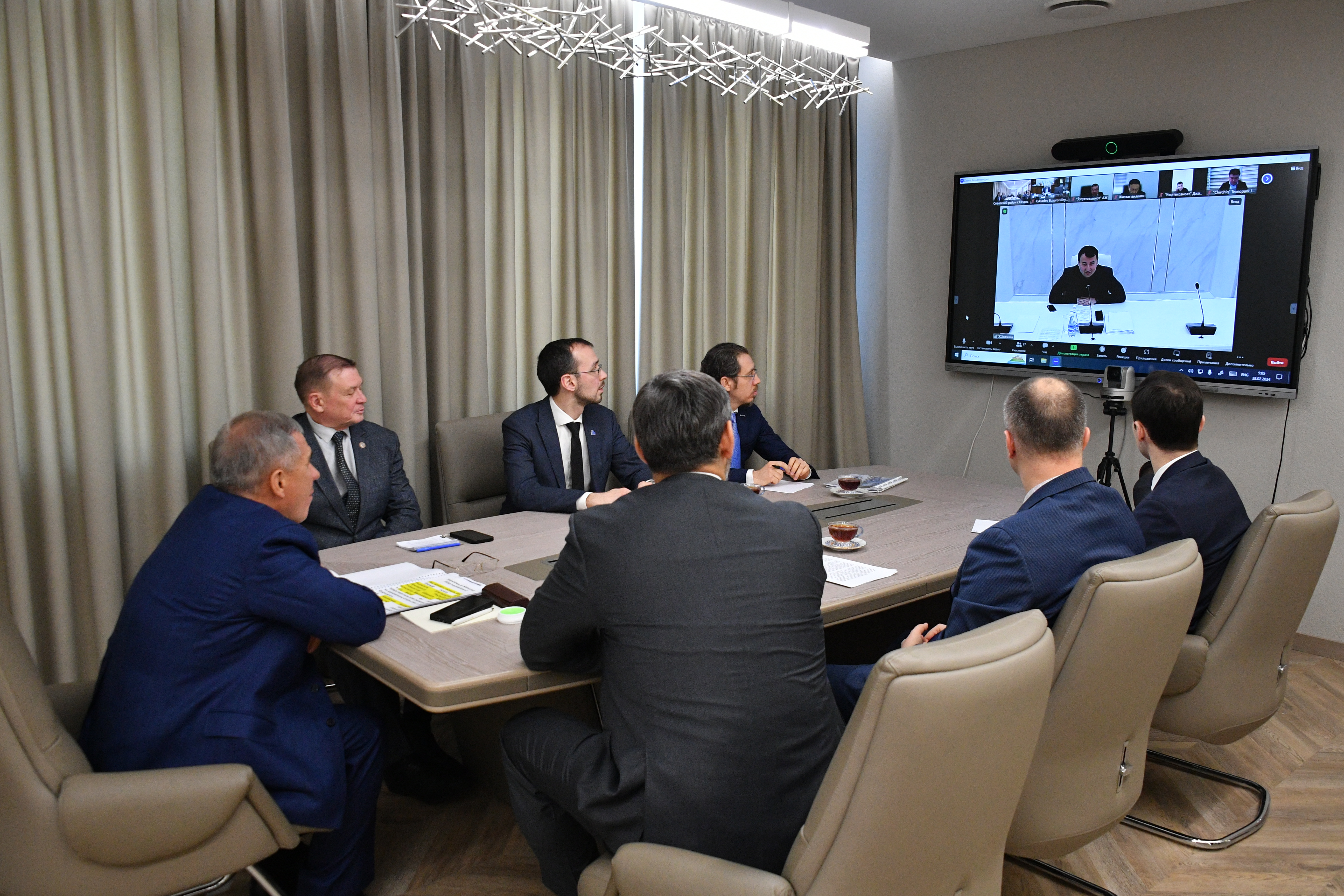 Встреча Раиса Республики Татарстан Рустама Минниханова с вице-премьером Республики Узбекистан Жамшидом Ходжаевым состоялась сегодня