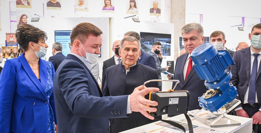 Резиденты КИП «Мастер» представили свои проекты на выставке в рамках итоговой сессии Горсовета